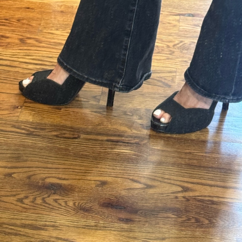 BCBG MAXAZRIA Elegant Black Peep-Toe Heels - Picture 10 of 13